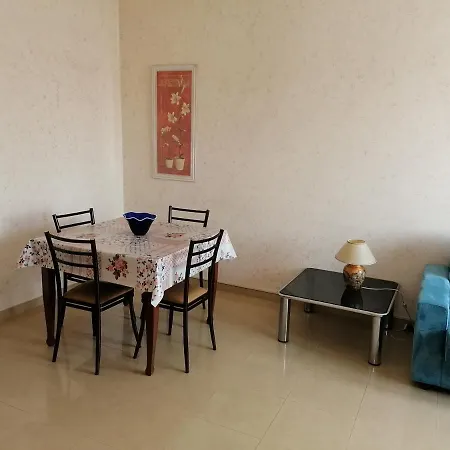 Appartamento Viale Barozzi 118 *