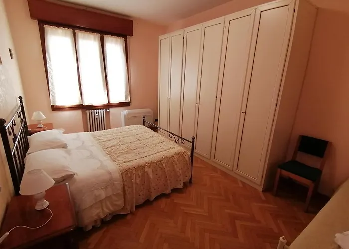 Viale Barozzi 118 * 摩德纳
